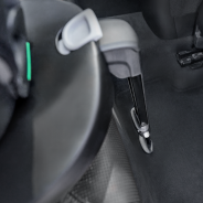 lionelo Neal i-Size Black Carbon — Autokindersitz