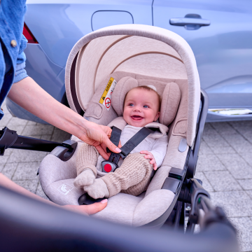 Lionelo Moxie i-Size Black Carbon — Kindersitz